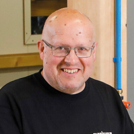 Porträt Maschinist Ueli Büsser Fabrikatur AG