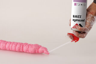 Rosafarbener PU Schaum Permafix 229FR aus der Dose