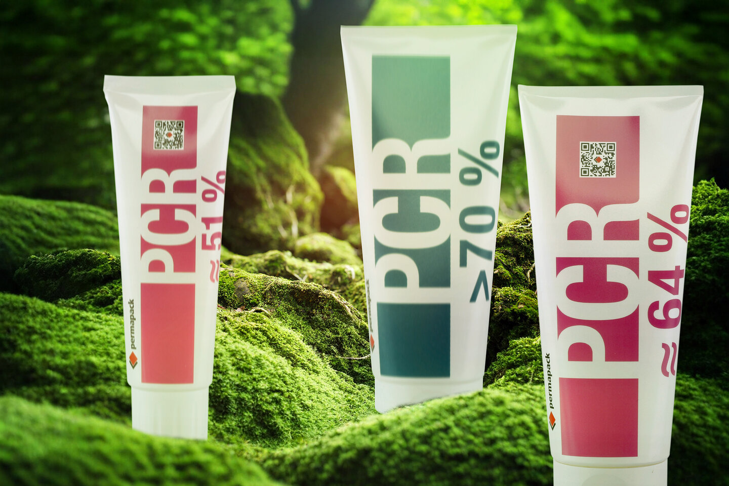 Drei Laminattuben mit unterschiedlich hohem PCR-Anteil auf einem Moosuntergrund.