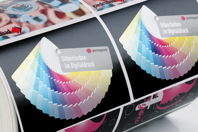 Etikettenrolle mit Farbfächer