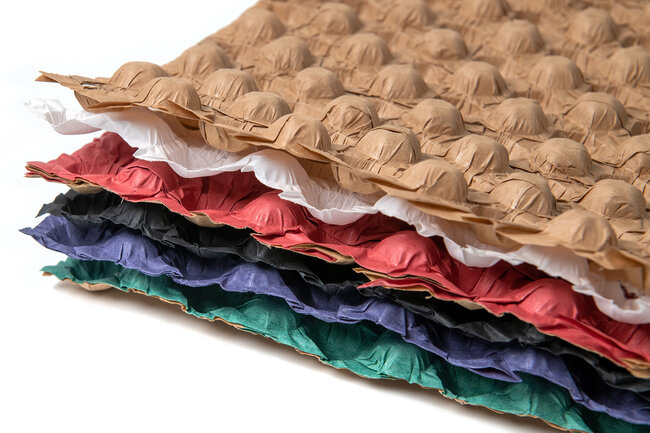 Einlagige und zweilagige Bubble Trays in verschiedenen Farbvarianten. 