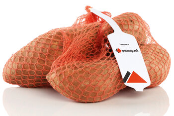 Ein Netz mit Süsskartoffeln