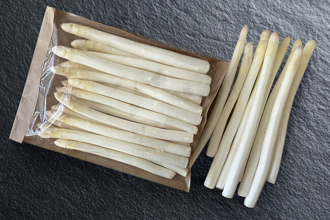 Geschälte Spargelstangen in einem nature Fresh Bag ECOplus