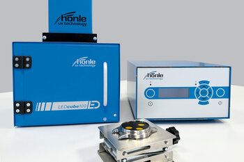 LED-Cube mit Uhrengehäuse 