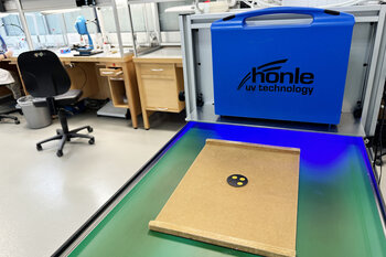 UV-Förderband zum Aushärten von Lacken