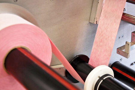 Dichtband in der Kaschiermaschine