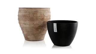 Brauner und schwarzer Blumentopf der Marke Ecopots