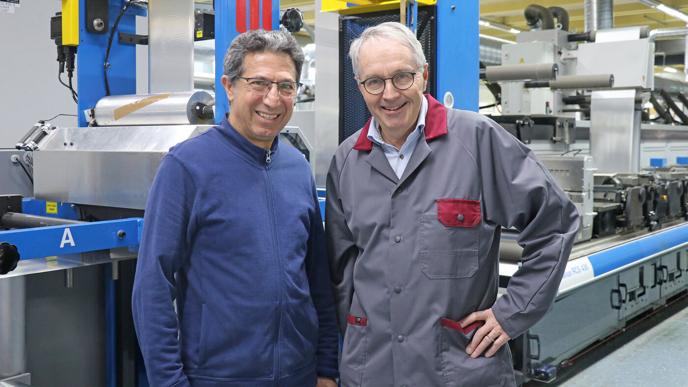 Der Jubilar Sahin Deniz mit dem CEO Thomas Hansmann