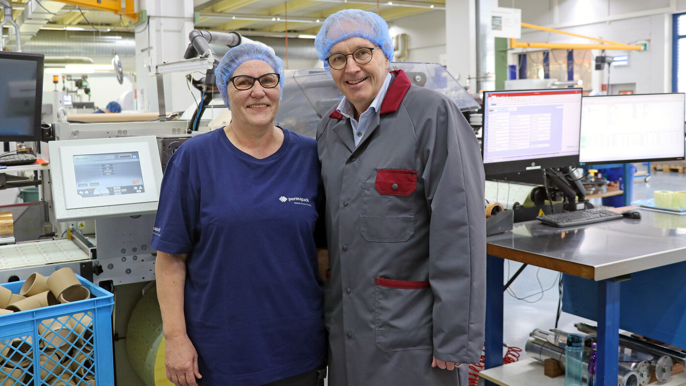 Jubilarin Marija Jankovic mit CEO Thomas Hansmann