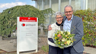 Doris Hansmann mit Thomas Hansmann anlässlich seines 35-jährigen Dienstjubiläums
