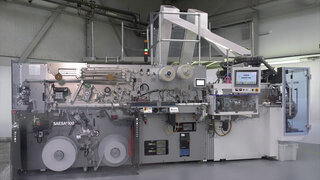 Tubenmaschine in der Tubenproduktion