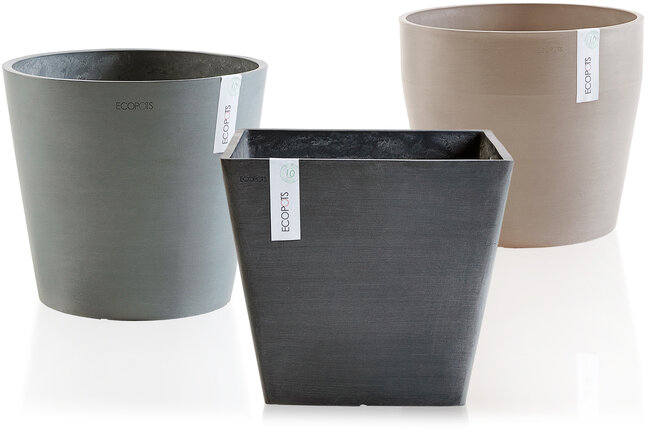Drei elegante und nachhaltig produzierte Pflanzentöpfe der Marke Ecopots in den Farben Grey, Dark grey und Taupe