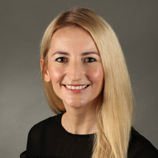 Selma Dedeic, Verkauf Innendienst Cosmetics, Permapack